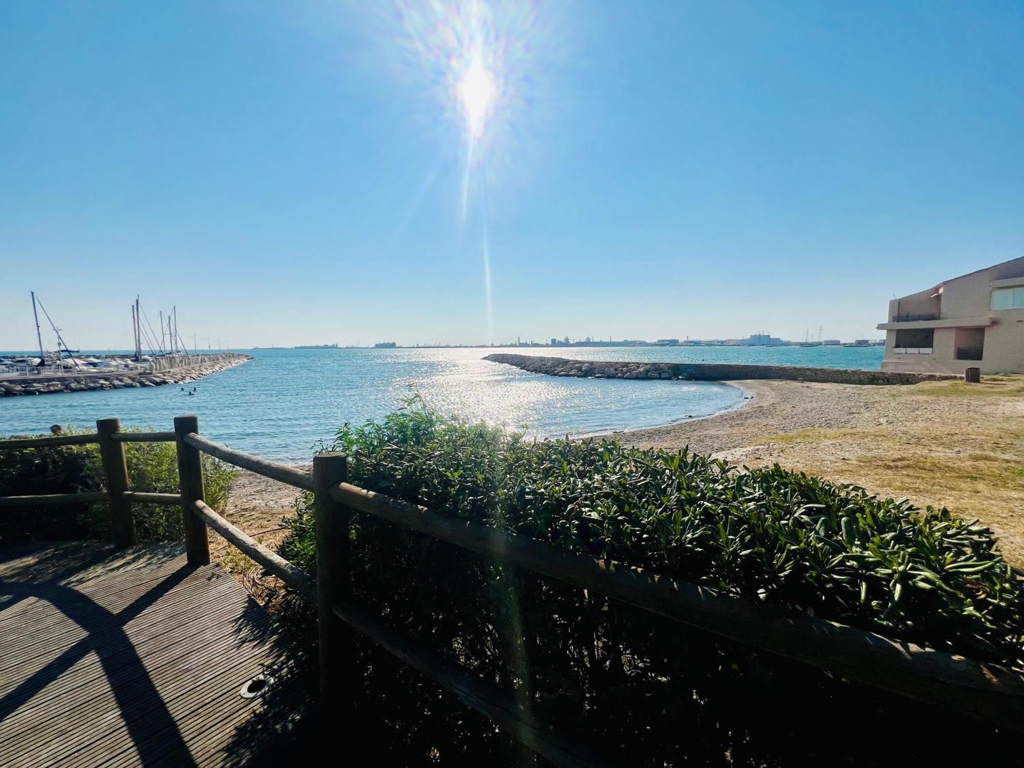 Le Coin De Mer 2, Bord De Mer, Plage 30M, Cosy, Clim, Wifi, 4 Personnes Fos-sur-Mer Exterior photo